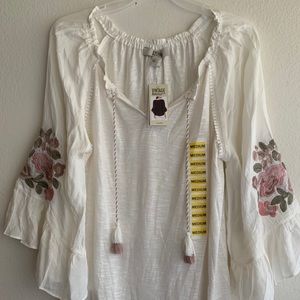 VINTAGE AMERICA BLUES Embroidered “Valerie” Blouse